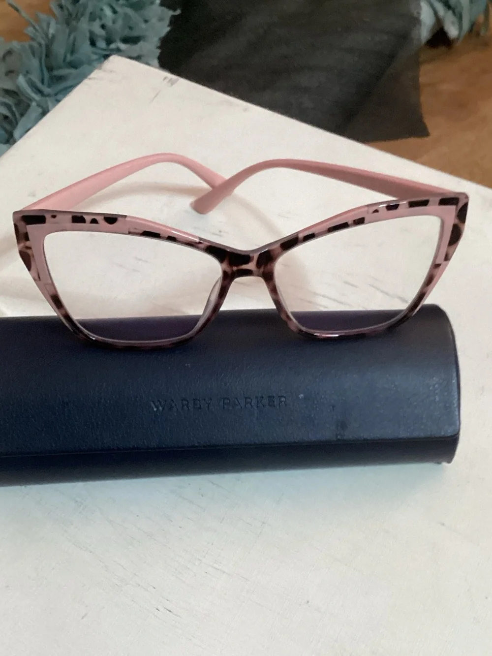 Pink Leopard Readers 150’s - Like New